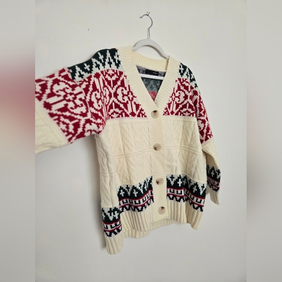 On Blue Cozy Knit Green and Red Christmas Winter Cardigan | Size L - Picture 2 of 6